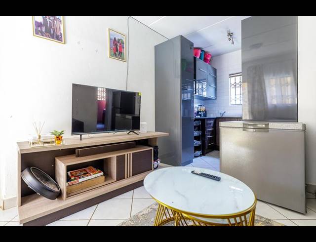 2 BEDROOM COMPLEX FOR SALE IN DAWN PARK